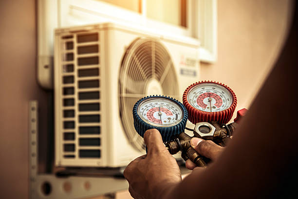 Professional Hvac technician working in Whitesburg, GA